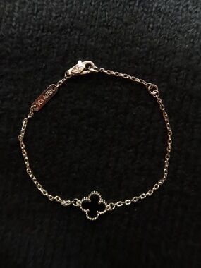 Second Hand Authentic Van Cleef & Arpels Sweet Alhambra Bracelet, 1 Motif